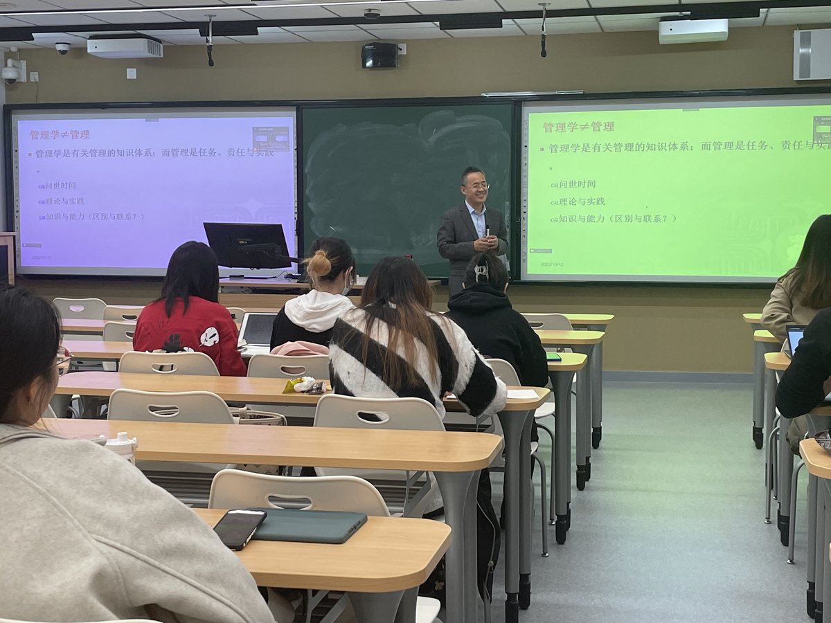 为19级英语翻译班和商务英语班的同学