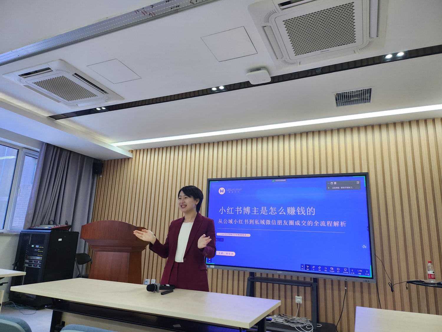 西班牙语专业成功举办优秀毕业生留学经